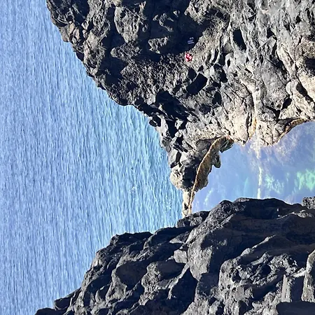 Manolo Pris, En El Mar, Teide Con Piscina Natural