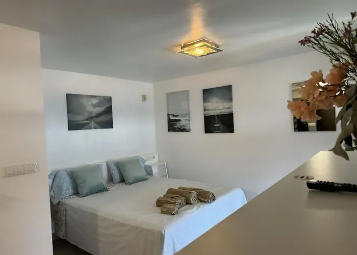 Manolo Pris, En El Mar, Teide Con Piscina Natural