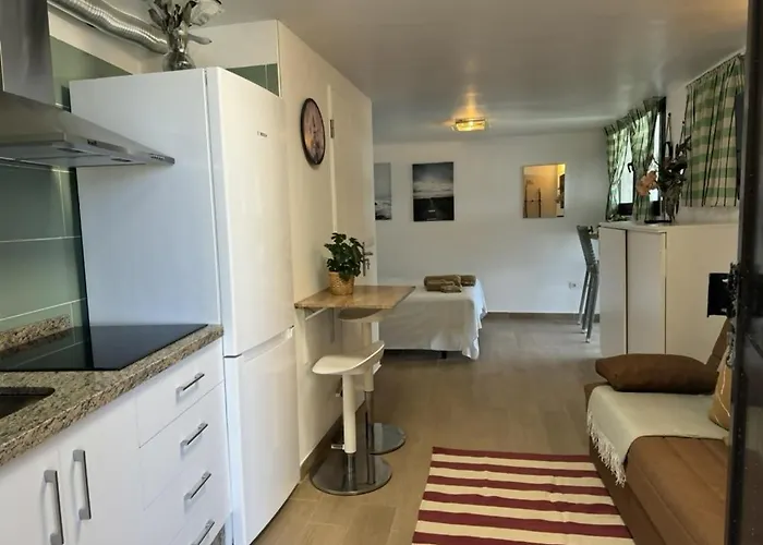 Manolo Pris, En El Mar, Teide Con Piscina Natural El Pris