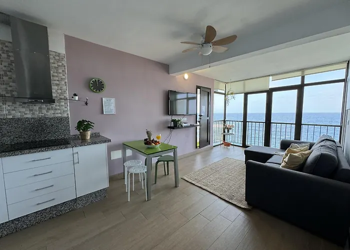 Manolo Pris, En El Mar, Teide Con Piscina Natural